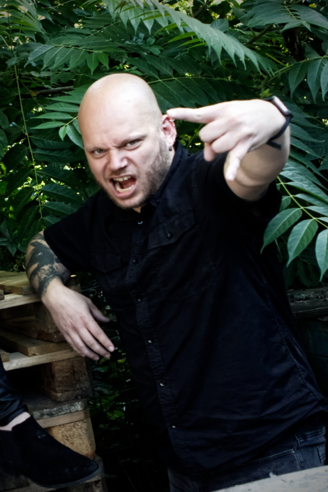 Jan – Bass